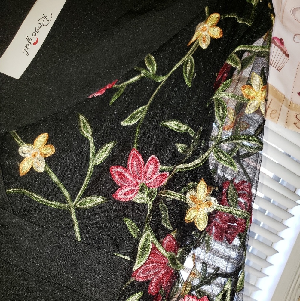 Dress - Picture 2 of 3